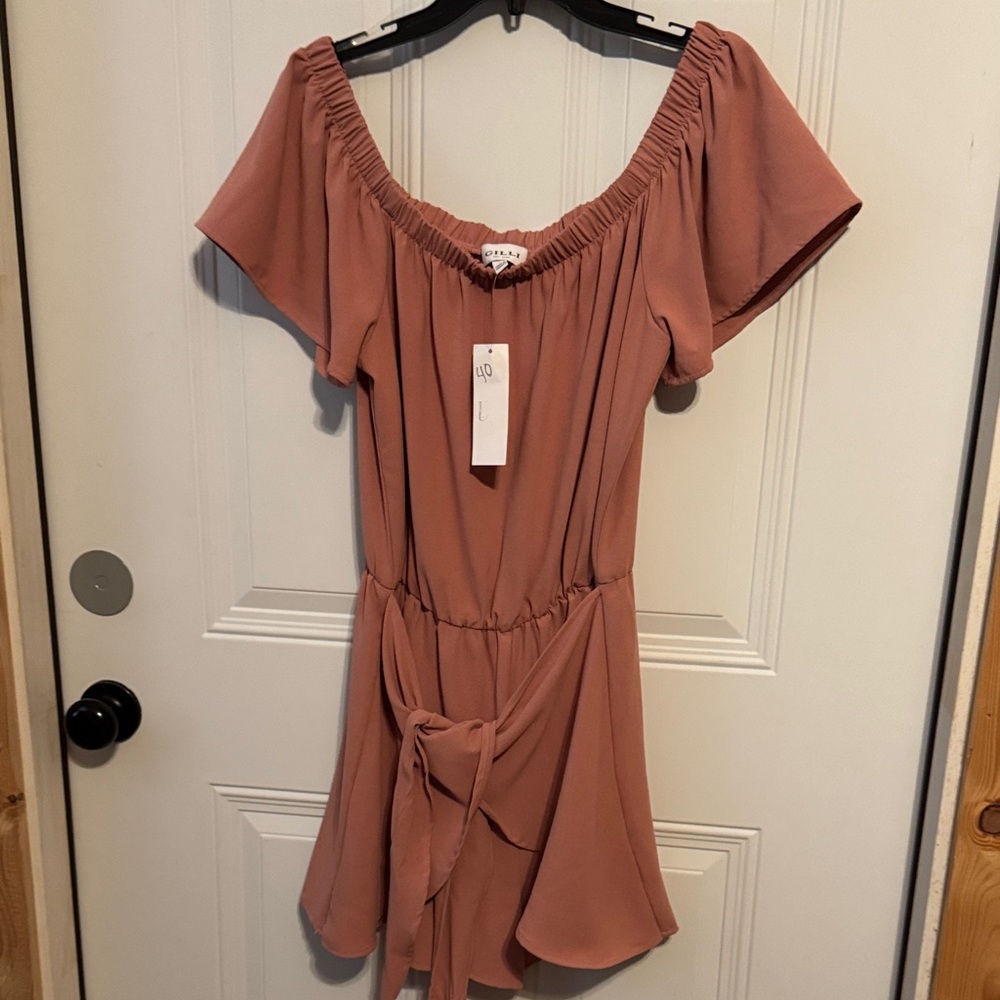 Gilli Blush Off-Shoulder Mini romper